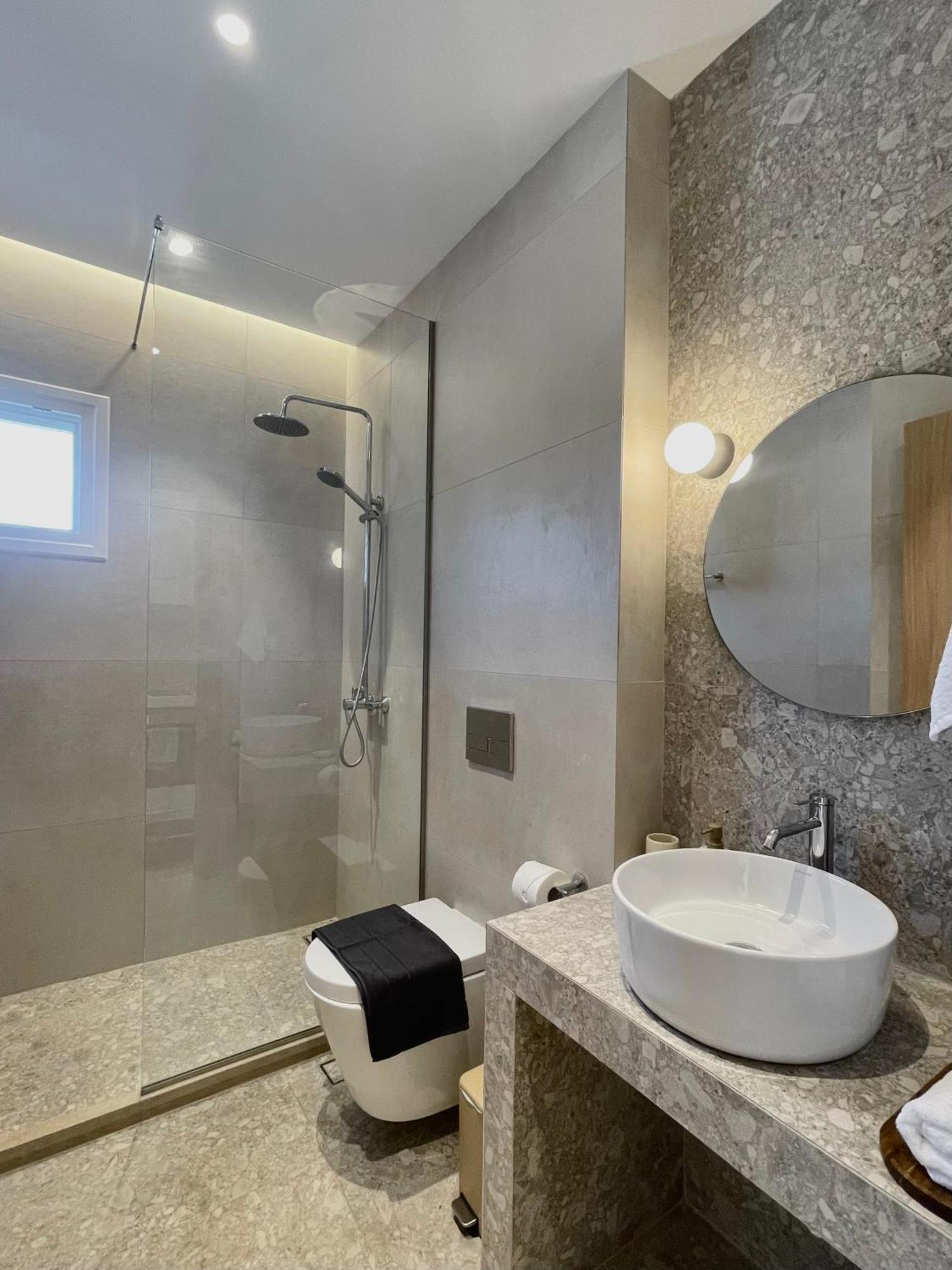 Staybridge Apartments, Mesongi Luaran gambar