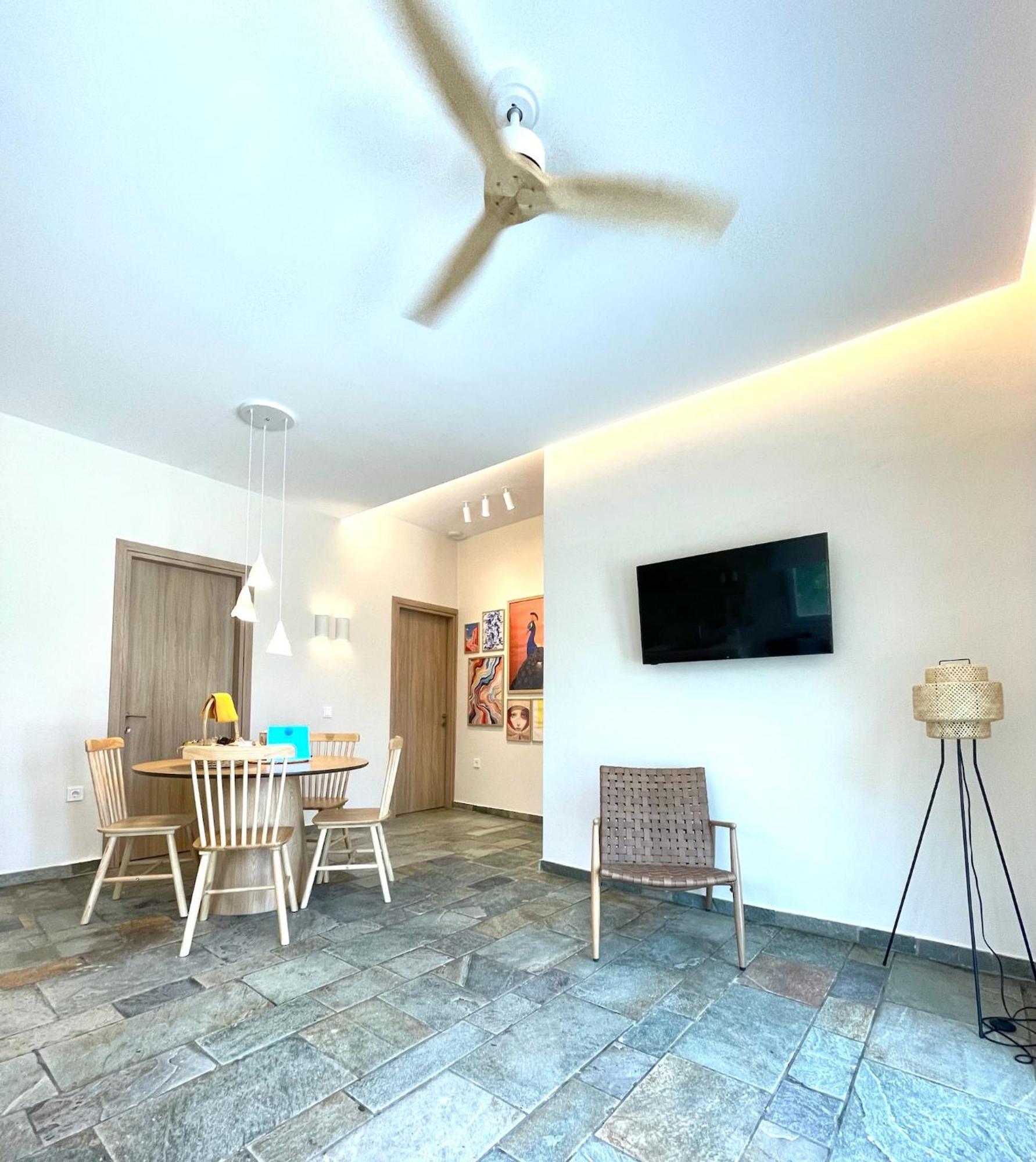 Staybridge Apartments, Mesongi Luaran gambar