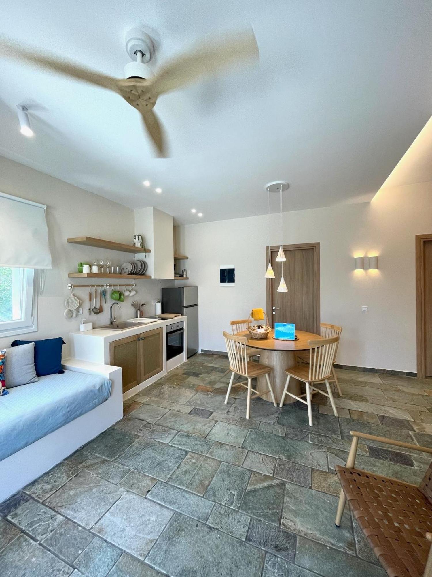 Staybridge Apartments, Mesongi Luaran gambar