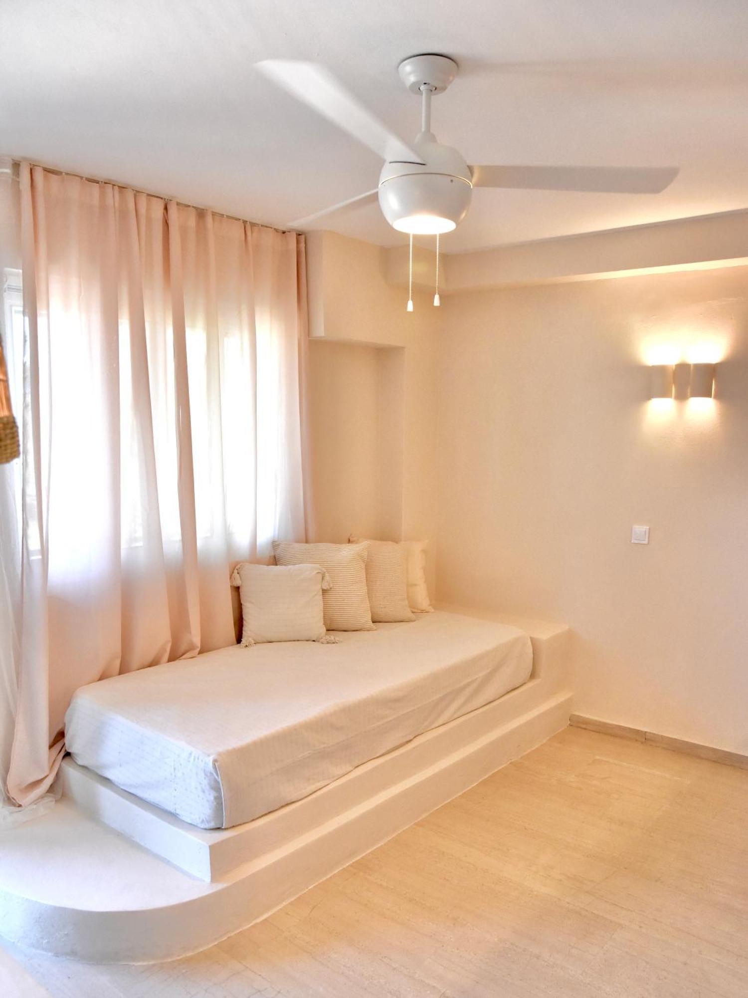 Staybridge Apartments, Mesongi Luaran gambar